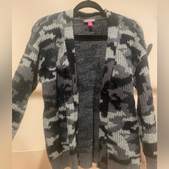 Sweater - Picture 1 of 1